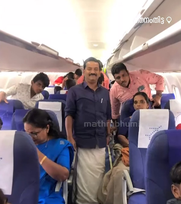 Headmaster-Took-Students-In-Kerala