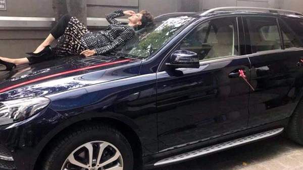 Taapsee-Mercedes-GLE