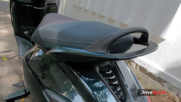 New-Bajaj-Chetak-Premium-Electric-Scooter 