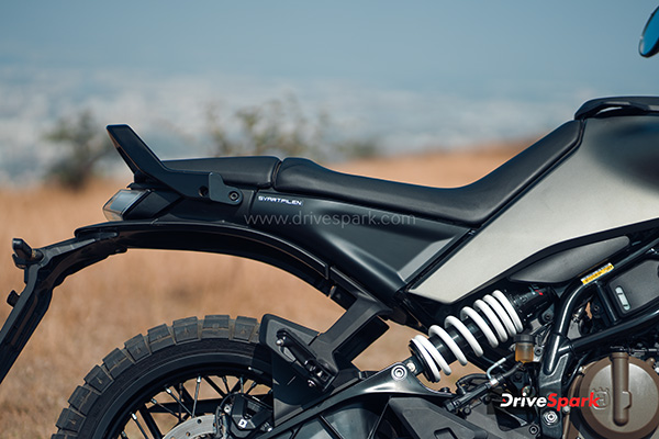 2024 Husqvarna-Svartpilen-401-Design-Features-Performance-Full Review