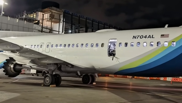 Alaska-Flight-Door-Blows-Out