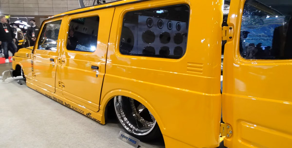 Two suzuki jimny merged as hummer vehicle