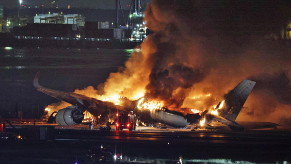  tokyo-plane-crash