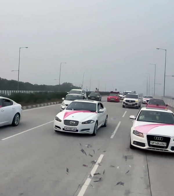 BrideGroom-Throwing-Money-From-Cars