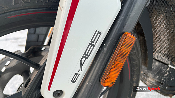 Matter-Aera-5000+-Design-Features-Battery-Range-Full-Review Matter-Aera-5000+-Design-Features-Battery-Range-Full-Review