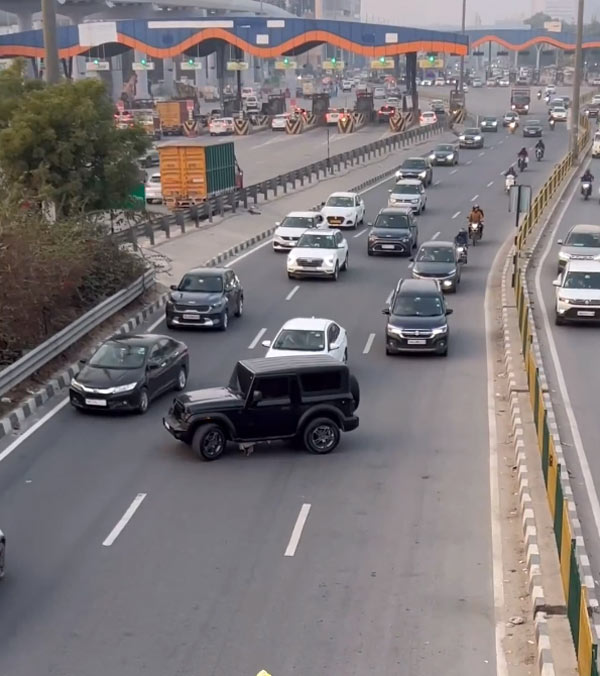 Mahindra Thar SUV Driver Takes U-Turn On Expressway