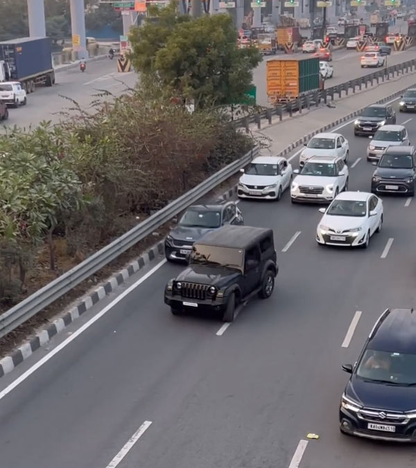 Mahindra Thar SUV Driver Takes U-Turn On Expressway
