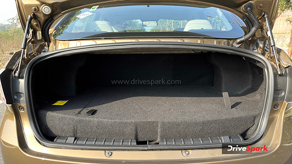 Tata-Tigor-iCNG-AMT-Design-Engine-Performance-Full-Review