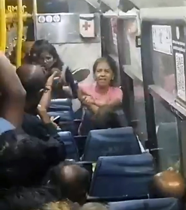Women-Fight-In-Bus-Bengaluru
