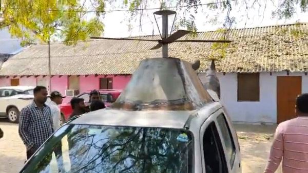 Maruti-WagonR-Converted-Into-Helicopter