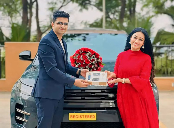 Actor Darshan s Wife Vijayalakshmi Buys Range Rover