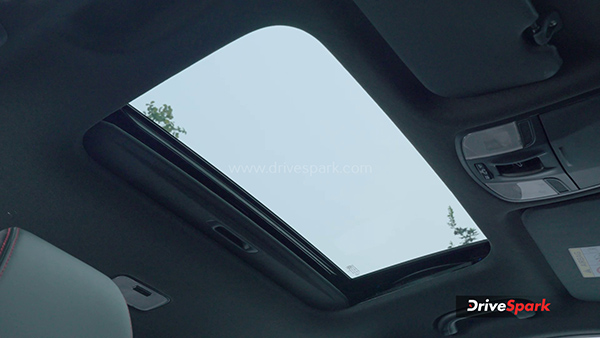 Kia-Sonet-New-Variants-With-Sunroof-Feature