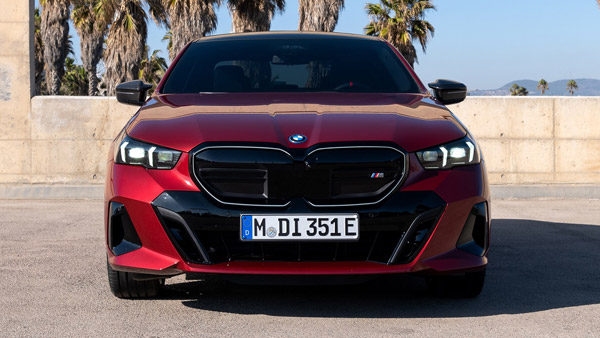 BMW i5 M60 xDrive Front Design