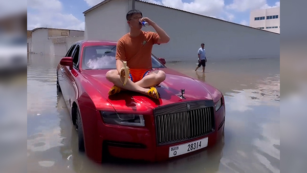 Rolls-Royce-Stuck-In-Dubai-Floods