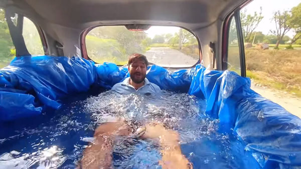 Swimming-Pool-In-Car