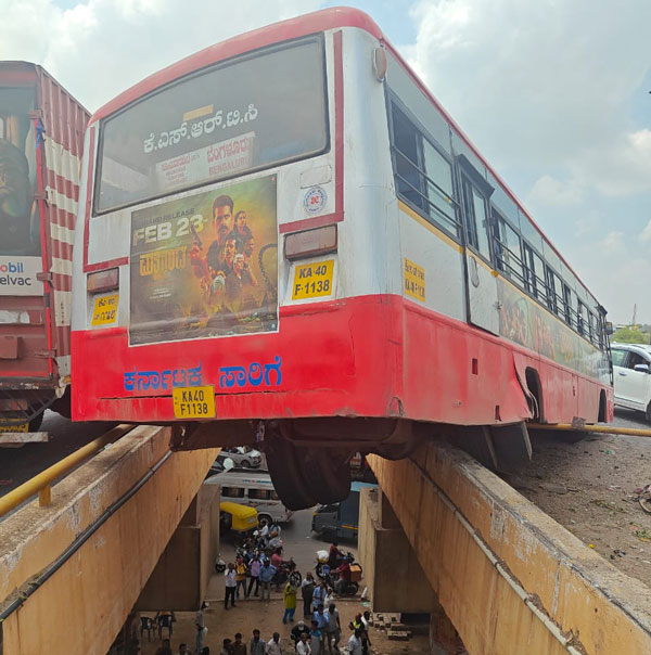 KSRTC Bus Hangs in Flyover