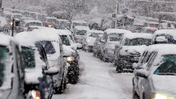 Car-Engine-Troubles-In-Winter