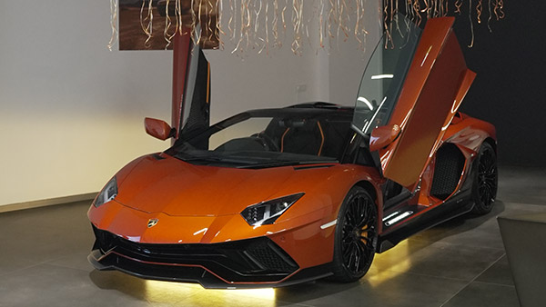 Lamborghini Aventador Ultimae Roadster
