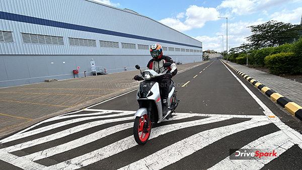 BGauss-RUV350-Electric-Scooter-Review