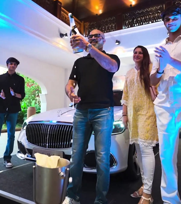 Mercedes Maybach Sedan Delivery in Goa
