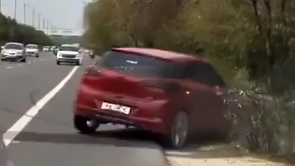 Hyundai i20 Stunting On Expressway