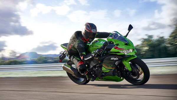 Kawasaki Ninja ZX 4RR Running Shot