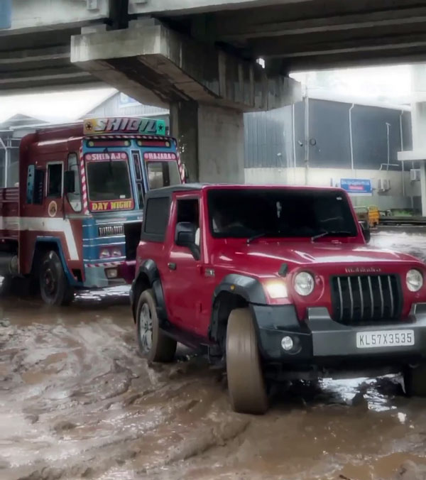 Mahindra-Thar-Rescue-Truck