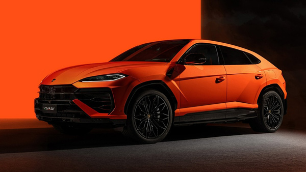 Lamborghini Urus SE Hybrid Front View