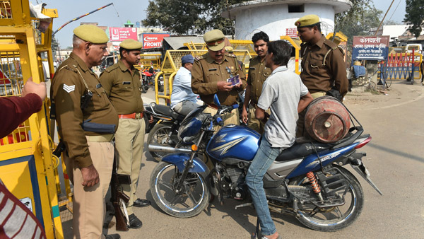 Without Helmet Rs 1000 Fine And Licences Will Be Suspended