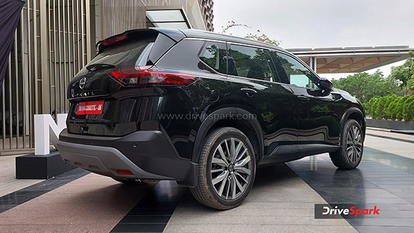 Nissan X-Trail Rear Profile