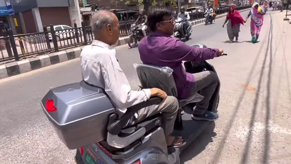 PeV-Phantom-Electric-Scooter