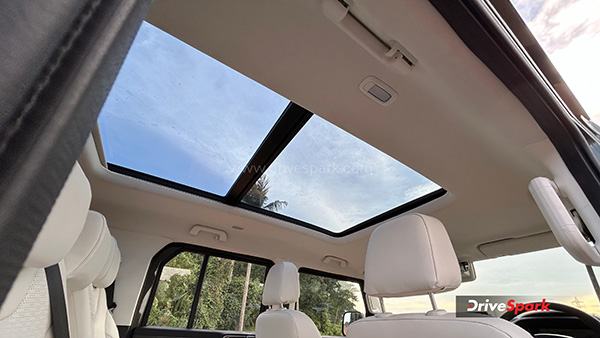 Mahindra Thar Roxx Sunroof