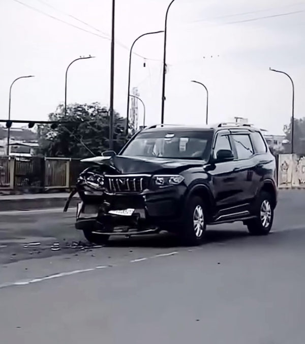 Tata Harrier And Mahindra Scorpio N Collision Photo