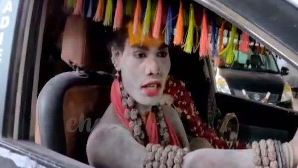 Lady Aghori Hyundai i20 Car