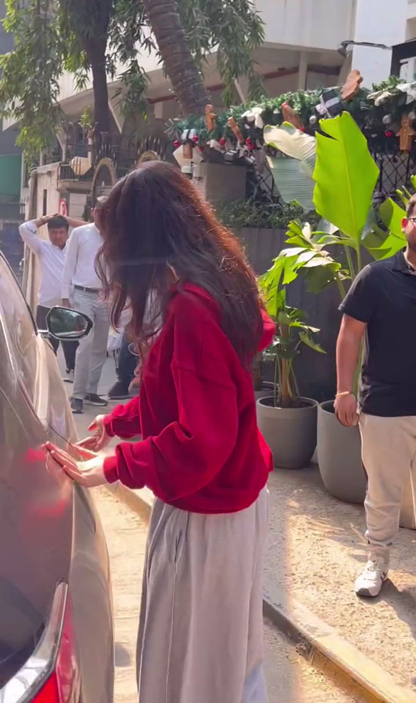 Disha Patani Spotted Car