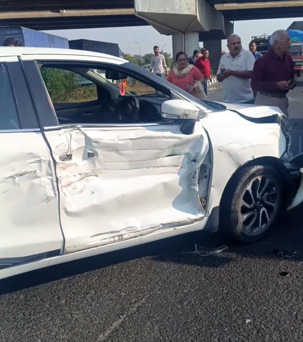 Maruti Suzuki Baleno Coming Wrong Side