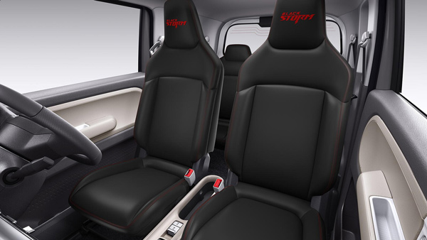 Mg Comet Blackstorm Edition Interior