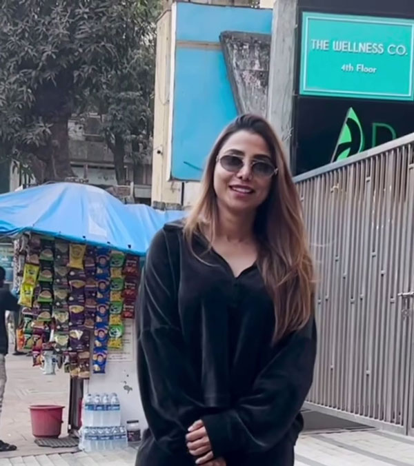 Shura Khan Spotted in Mercedes Benz