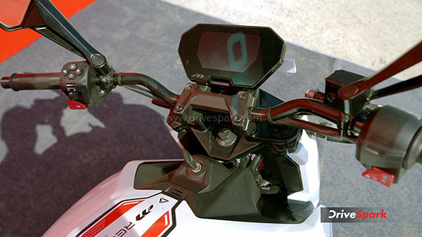 Ultraviolette F77 Superstreet Riding Review