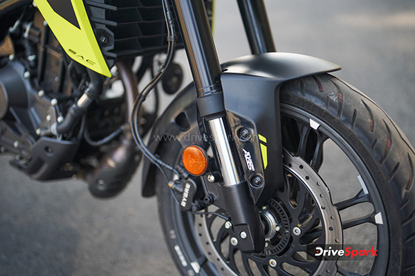 Hero Xtreme 250R Review Riding Suspension