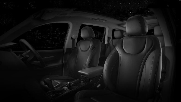 Mahindra Launches XUV700 Ebony Edition Seat