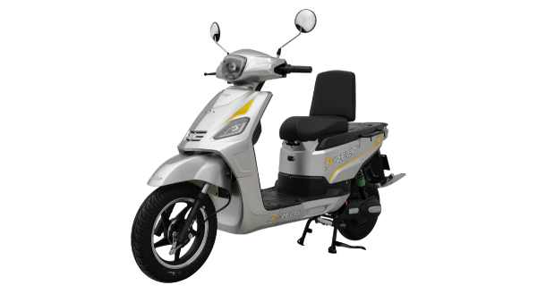 Zelio New Logix Cargo Facelift Scooter