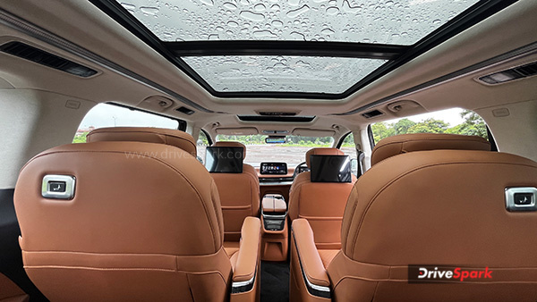 Mg M9 Presidential Limousine Review Cabin