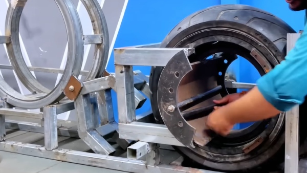 Young Indian Youtuber Built A Futuristic Designed Electric Bike