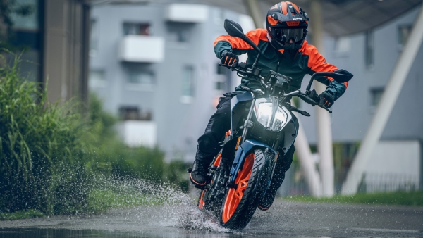 Ktm New Duke 160 Launched In India At Rs 1 85 Lakh