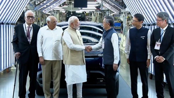 Narendra Modi Flags Off Maruti E Vitara Electric Car Hansalpur Gujarat