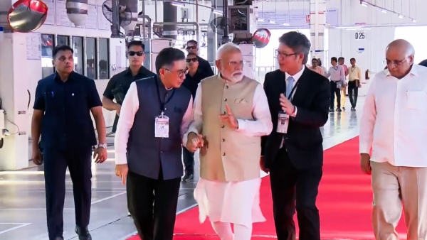 Narendra Modi Flags Off Maruti E Vitara Electric Car Hansalpur Gujarat