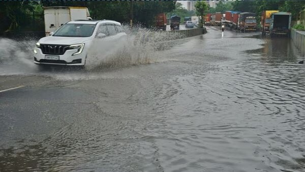 Beware of Parking Your Vehicle in the Open During Monsoon