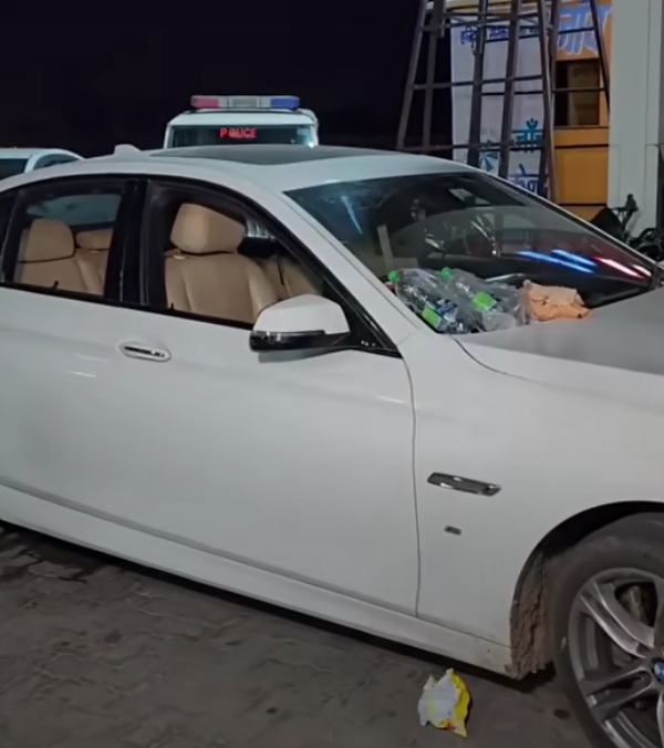 Delhi Bmw 5 Series Owner And Petrol Bunk Fuel Tank Controversy Issue Details