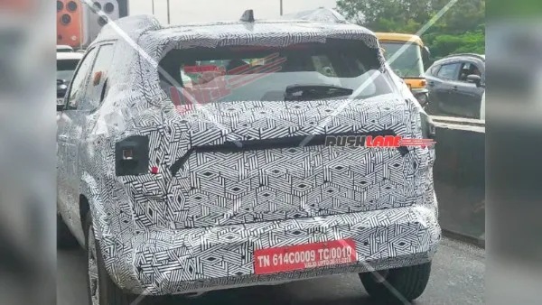 New Renault Duster 5 Seater Car Spy Images Viral